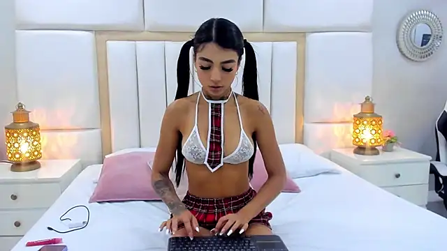 Snapshot of AbannyRogerss chatting on 7, 7, 2026 AbannyRogerss online show from 7, 7, 2026