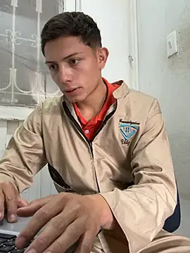Snapshot of santiObrero chatting on 18, 6, 2026 santiObrero online show from 18, 6, 2026