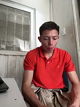 Snapshot of santiObrero chatting on 25, 6, 2026 santiObrero online show from 25, 6, 2026