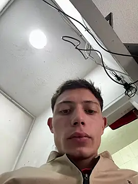Snapshot of santiObrero chatting on 10, 7, 2026 santiObrero online show from 10, 7, 2026