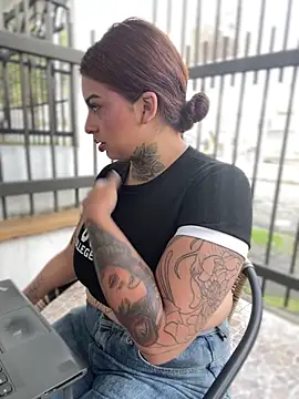 EmilyMoore Pink online show from 2, 3, 2026