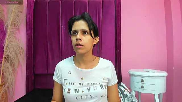 mitzukywinteer online show from 17, 4, 2026