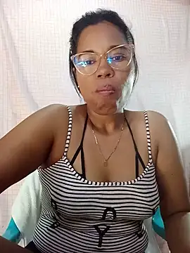 Snapshot of Yandris_1212 chatting on 17, 7, 2026 Yandris 1212 online show from 17, 7, 2026