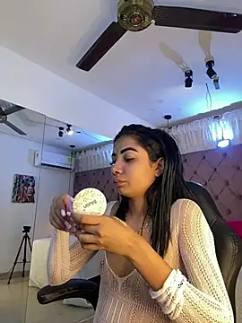 Auri   online show from 15, 6, 2026