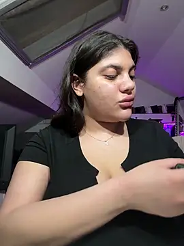 MinaKhalina online show from 10, 2, 2026