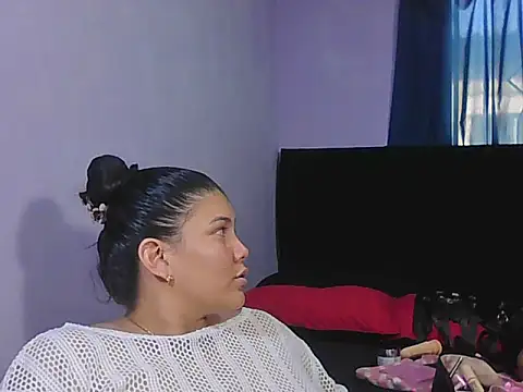 Snapshot of Helena-Paola chatting on 7, 4, 2026 Helena-Paola online show from 7, 4, 2026