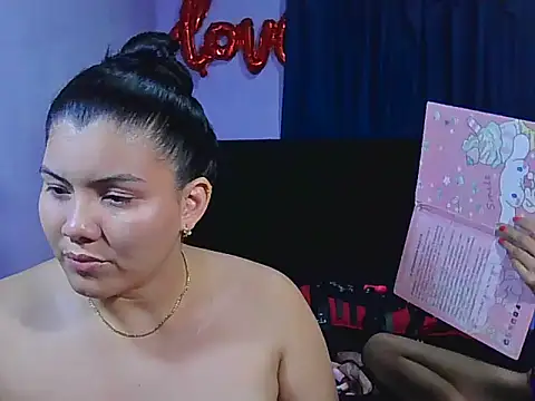Snapshot of Helena-Paola chatting on 15, 4, 2026 Helena-Paola online show from 15, 4, 2026