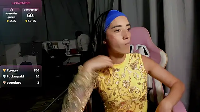 VictoriaHoneyy online show from 19, 5, 2026
