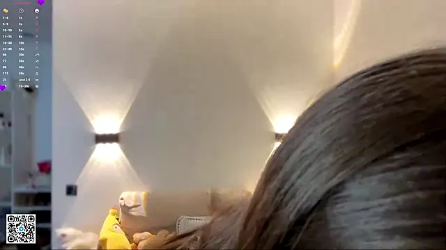 LouiseChavez online show from 15, 4, 2026