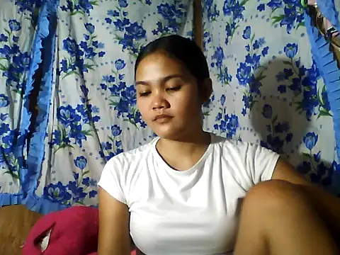 Snapshot of PinaySkinnyJust18 chatting on 6, 7, 2026 PinaySkinnyJust18 online show from 6, 7, 2026