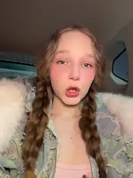 Snapshot of outside_rosy chatting on 3, 3, 2026 outside rosy online show from 3, 3, 2026