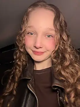 Snapshot of outside_rosy chatting on 10, 3, 2026 outside rosy online show from 10, 3, 2026