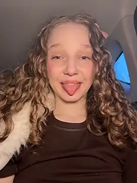 Snapshot of outside_rosy chatting on 17, 3, 2026 outside rosy online show from 17, 3, 2026