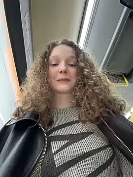 Snapshot of outside_rosy chatting on 3, 4, 2026 outside rosy online show from 3, 4, 2026