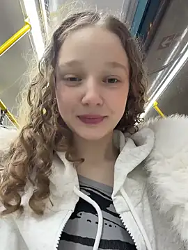 Snapshot of outside_rosy chatting on 27, 4, 2026 outside rosy online show from 27, 4, 2026