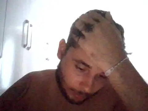 Snapshot of peuba12 chatting on 5, 3, 2026 peuba12 online show from 5, 3, 2026