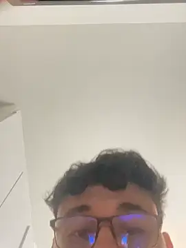 Snapshot of peuba12 chatting on 13, 3, 2026 peuba12 online show from 13, 3, 2026