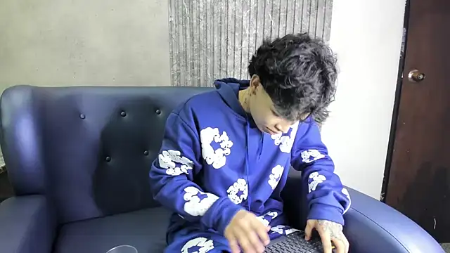 Dogan Renzo0 online show from 14, 2, 2026