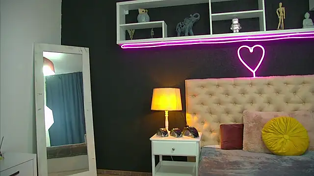 Snapshot of TaniaKaverina chatting on 18, 2, 2026 TaniaKaverina online show from 18, 2, 2026