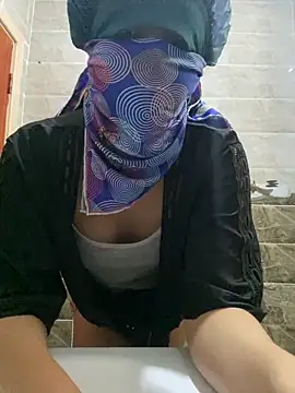 Snapshot of Rabab_Queen chatting on 7, 4, 2026 Rabab Queen online show from 7, 4, 2026