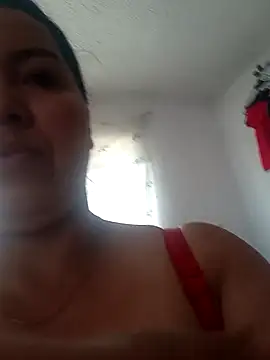 Snapshot of violeMurray chatting on 4, 4, 2026 violeMurray online show from 4, 4, 2026