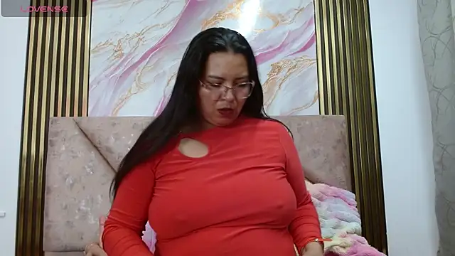 Snapshot of violeMurray chatting on 7, 4, 2026 violeMurray online show from 7, 4, 2026