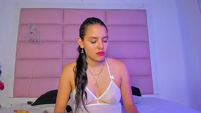 Snapshot of Catalinna_03 chatting on 17, 4, 2026 Catalinna 03 online show from 17, 4, 2026