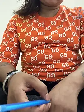 Snapshot of BunnyCharm01 chatting on 8, 4, 2026 BunnyCharm01 online show from 8, 4, 2026