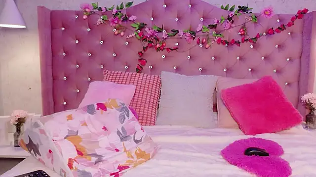 Snapshot of EllieNeptune_ chatting on 16, 4, 2026 EllieNeptune online show from 16, 4, 2026