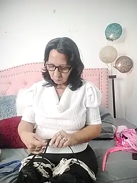 Snapshot of RosseLaure chatting on 13, 2, 2026 RosseLaure online show from 13, 2, 2026