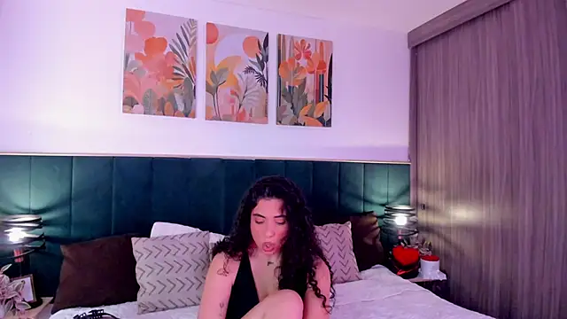 Snapshot of IrinaBlanc chatting on 20, 6, 2026 IrinaBlanc online show from 20, 6, 2026