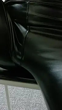 Snapshot of kyuleather chatting on 16, 3, 2026 kyuleather online show from 16, 3, 2026