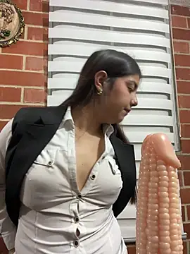 Snapshot of A-uroora chatting on 15, 3, 2026 A-uroora online show from 15, 3, 2026