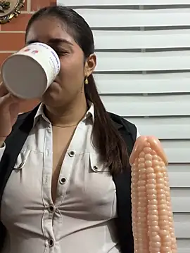 Snapshot of A-uroora chatting on 28, 3, 2026 A-uroora online show from 28, 3, 2026