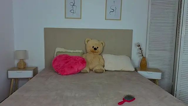 Snapshot of Silena_sky chatting on 15, 2, 2026 Silena sky online show from 15, 2, 2026