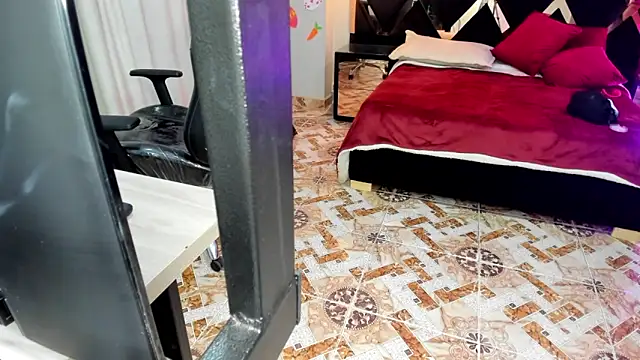 Snapshot of Lucia_24x chatting on 4, 4, 2026 Lucia 24x online show from 4, 4, 2026