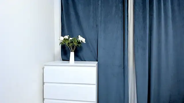 Snapshot of TreasaCrebs chatting on 26, 2, 2026 TreasaCrebs online show from 26, 2, 2026