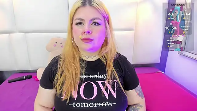 Snapshot of Martina_armos chatting on 8, 4, 2026 Martina armos online show from 8, 4, 2026