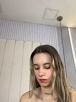 JuliaColemann online show from 11, 2, 2026