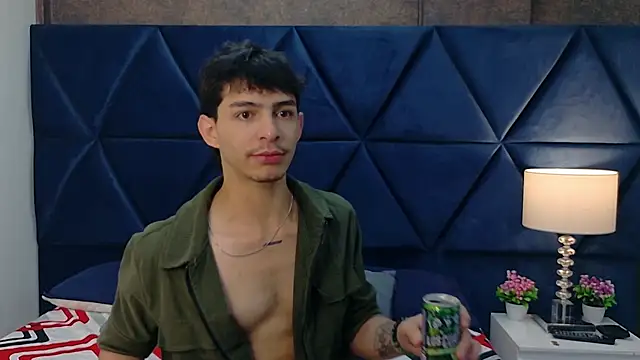 Logan Woods online show from 16, 2, 2026