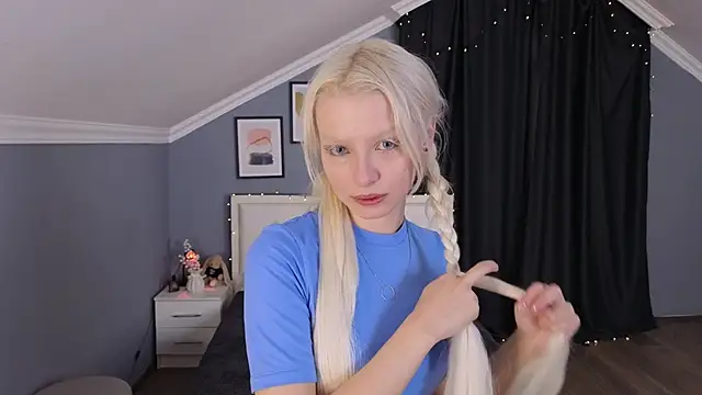 Naomi Demio online show from 5, 3, 2026