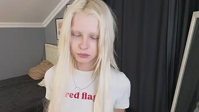 Snapshot of Naomi_Demio chatting on 12, 3, 2026 Naomi Demio online show from 12, 3, 2026