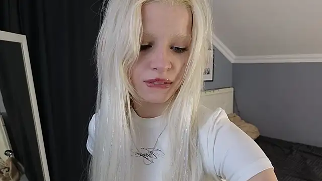 Snapshot of Naomi_Demio chatting on 13, 3, 2026 Naomi Demio online show from 13, 3, 2026