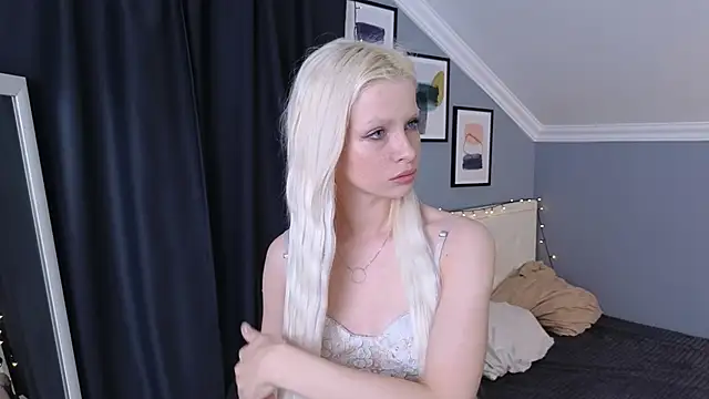 Snapshot of Naomi_Demio chatting on 15, 3, 2026 Naomi Demio online show from 15, 3, 2026