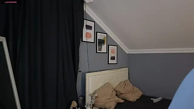 Snapshot of Naomi_Demio chatting on 1, 4, 2026 Naomi Demio online show from 1, 4, 2026