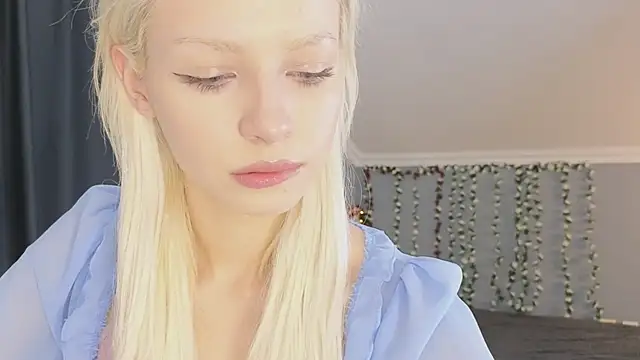 Snapshot of Naomi_Demio chatting on 18, 4, 2026 Naomi Demio online show from 18, 4, 2026