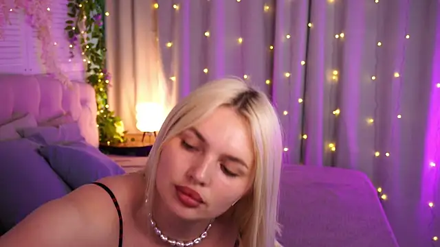 Snapshot of AmeliaWeells chatting on 12, 5, 2026 AmeliaWeells online show from 12, 5, 2026