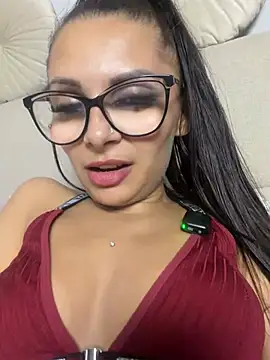HiddendesireXO01 online show from 26, 6, 2026