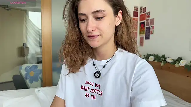 Snapshot of cutiemari chatting on 5, 4, 2026 cutiemari online show from 5, 4, 2026