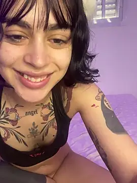 Snapshot of ariane_kimiko chatting on 19, 5, 2026 ariane kimiko online show from 19, 5, 2026